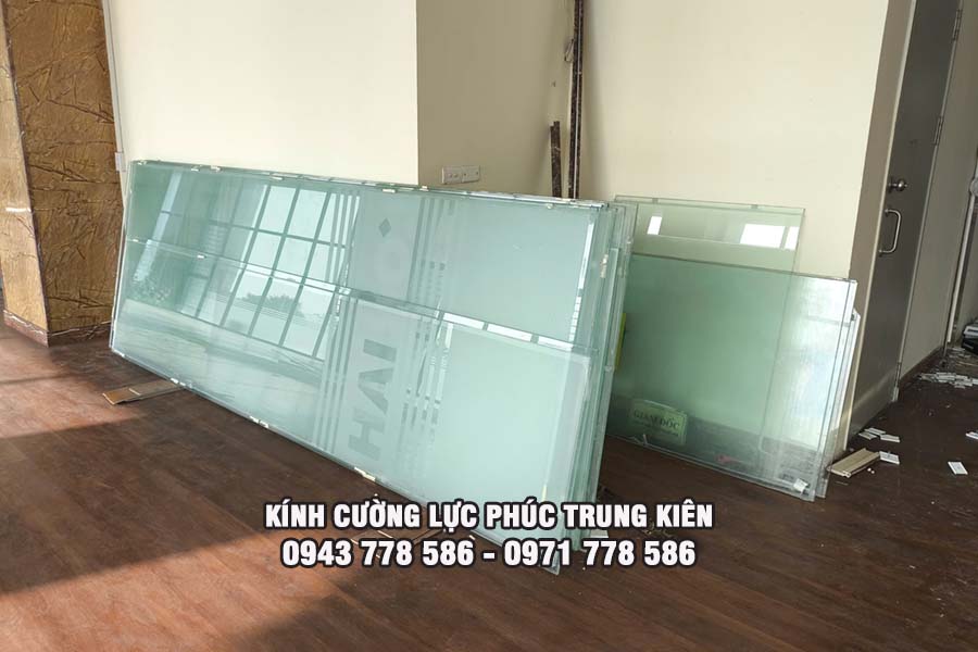 kính cường lực 2 lớp 